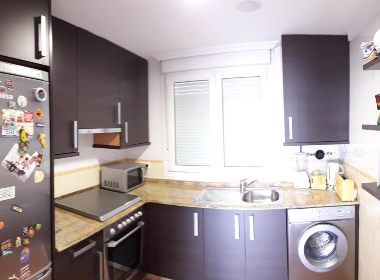 Atico Centrico Con Piscina Comunitaria Apartment Ribadeo Luaran gambar