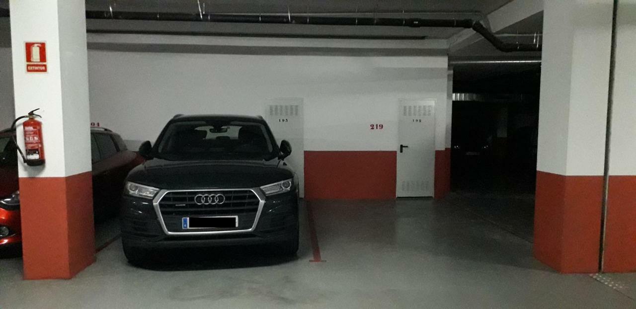Atico Centrico Con Piscina Comunitaria Apartment Ribadeo Luaran gambar